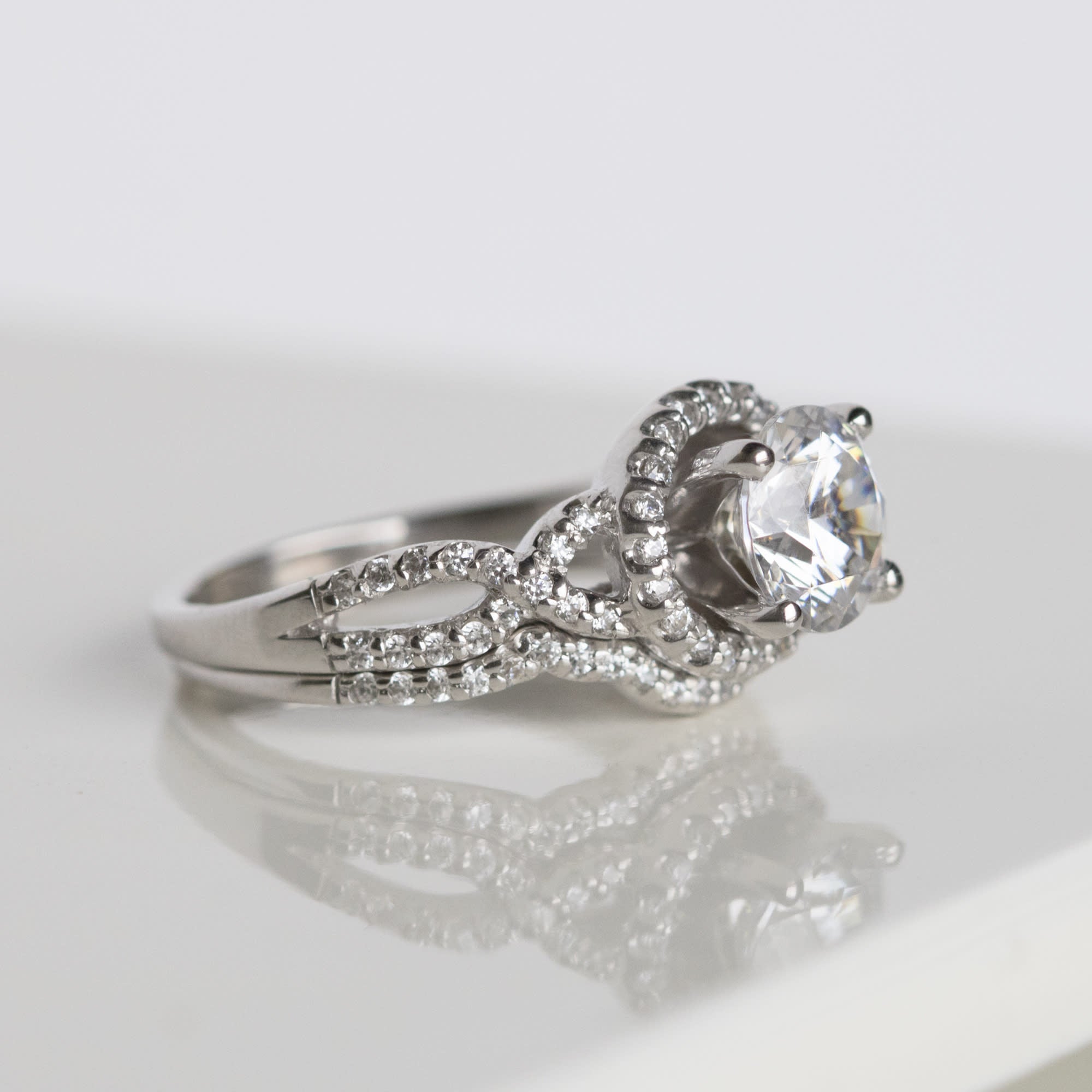 Brilliant Round Cut Halo Moissanite Engagement Ring