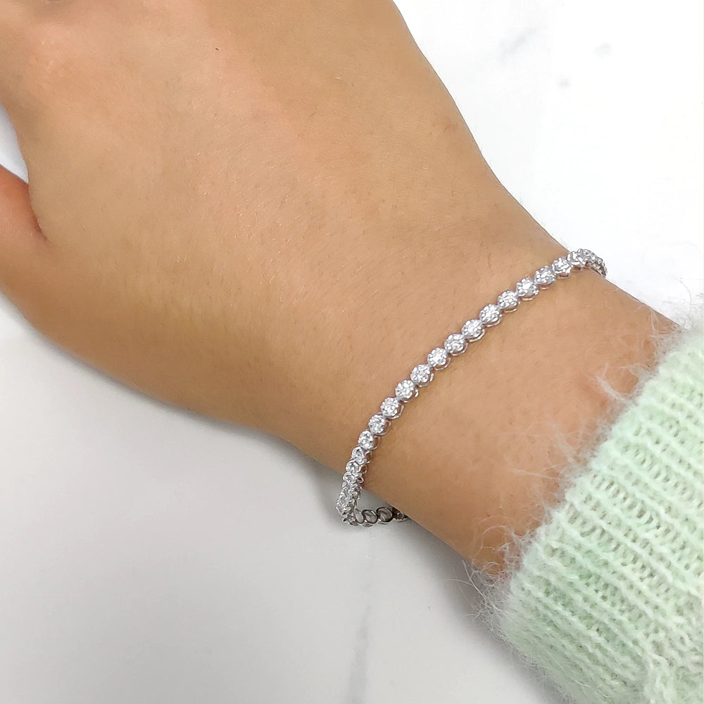 Moissanite Round Cut Bezel Set Bracelet For Birthday Gift