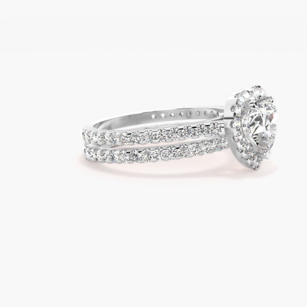 Heart Cut VVS1 Moissanite Halo Bridal Ring Set
