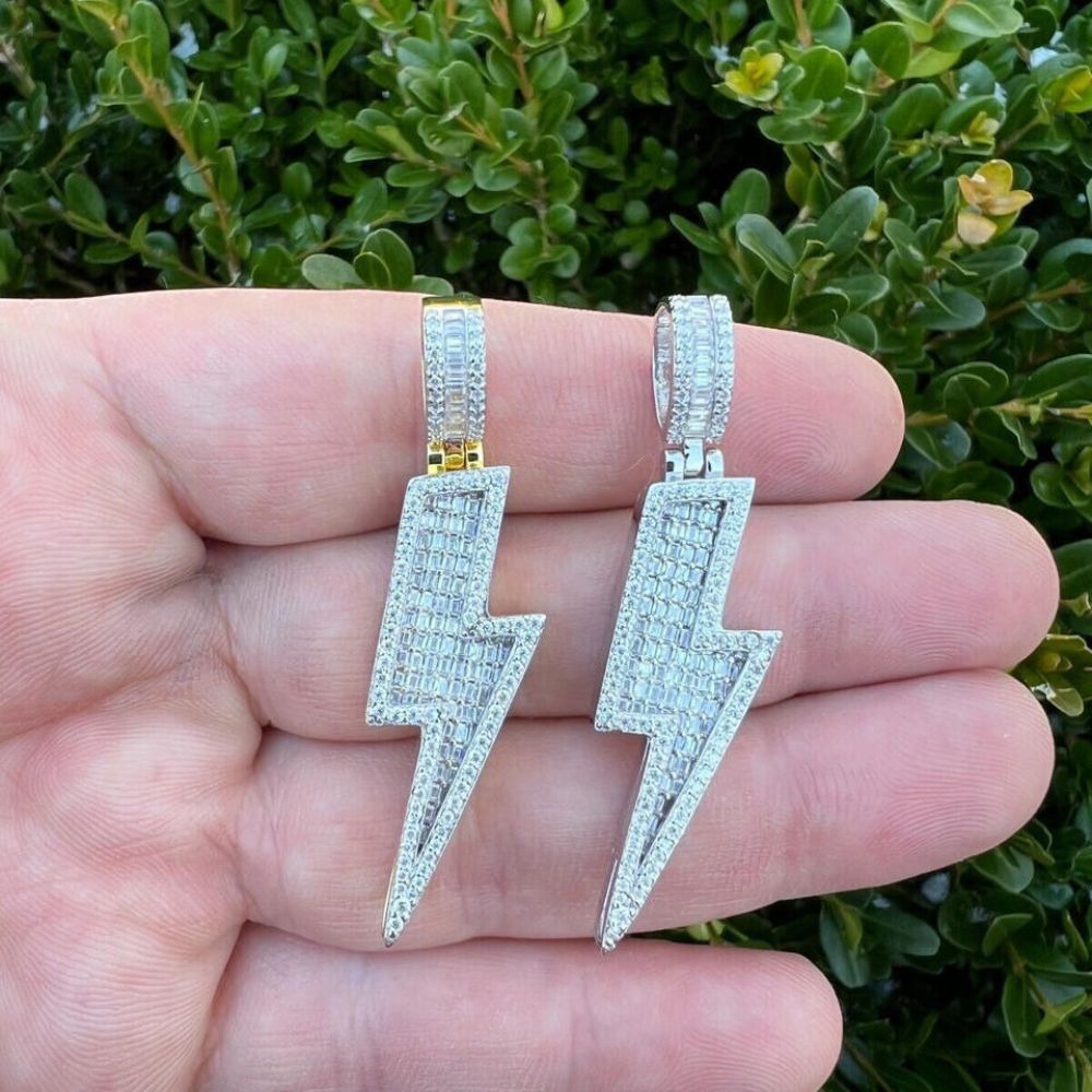 Elegant Flash Light Iced Out Moissanite Hip Hop Pendant