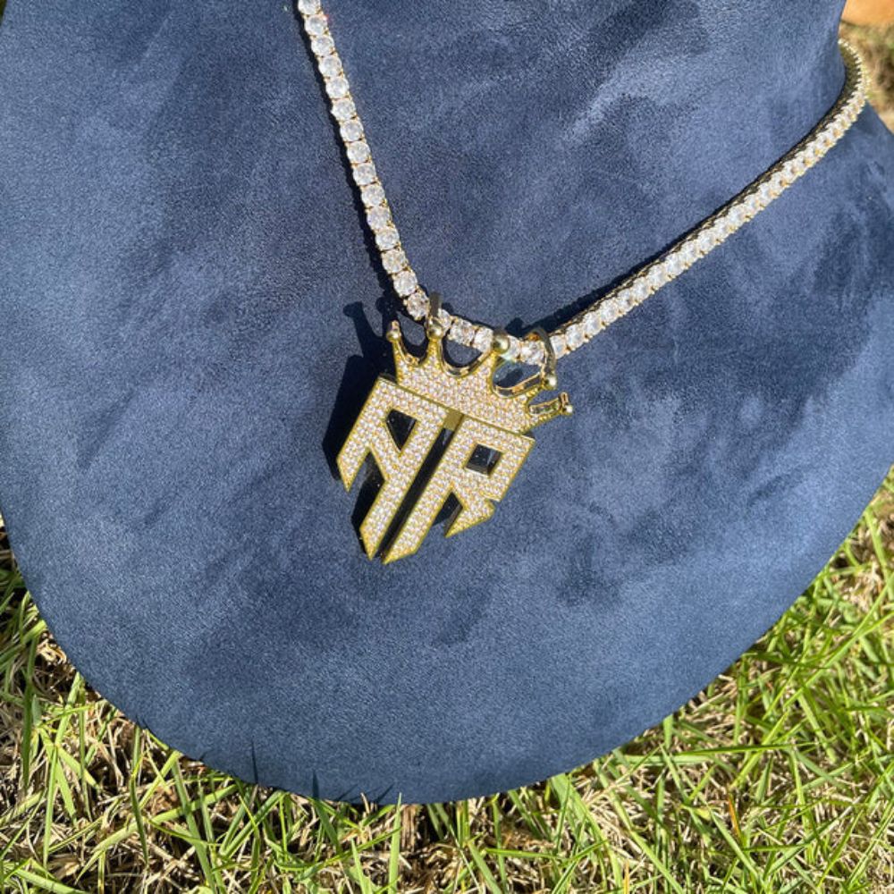 Round Cut Lab Grown Diamond R Kings Crown Hip Hop Pendant