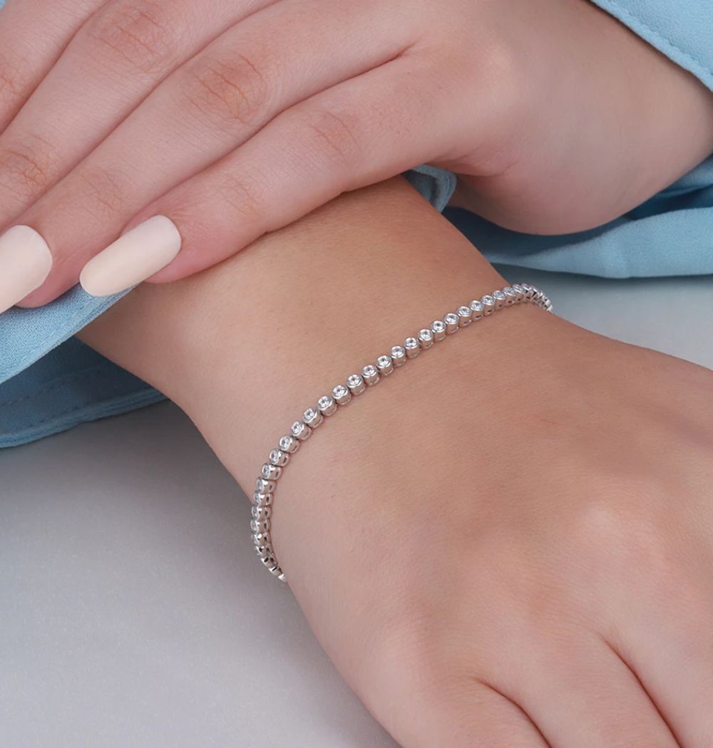 VVS1 Moissanite Round Cut Bezel Set Women's Bracelet