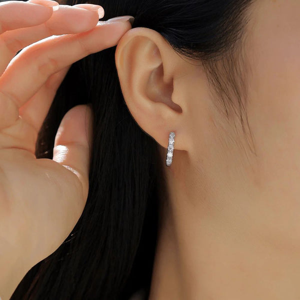 VVS1 Moissanite Round Cut Hoop Earrings For Her