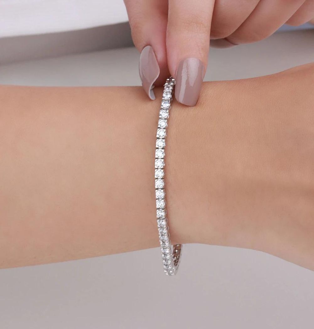 Round Cut Moissanite Diamond Tennis Bracelet For Women