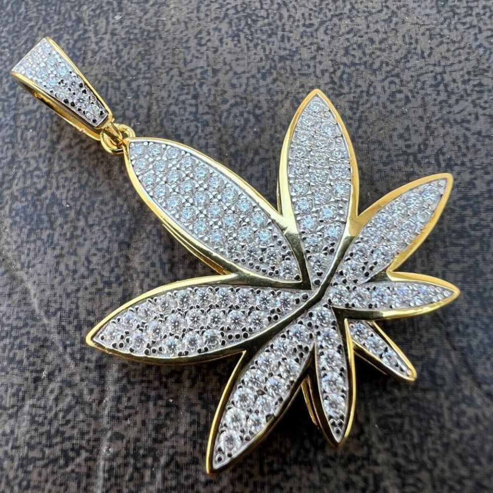 Maple Leaf Iced Out Moissanite Diamond Hip Hop Pendant