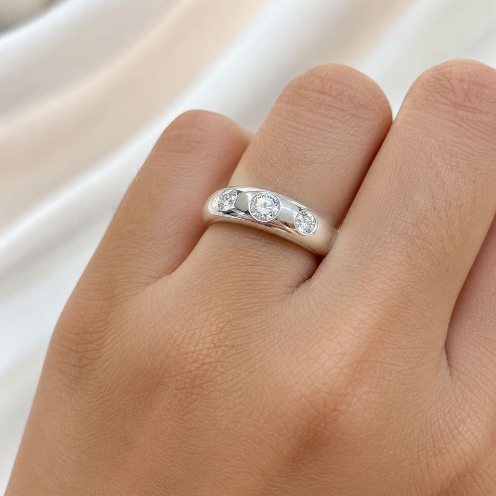 Lab Grown Diamond Round Cut Three Stone Engagement Ring
