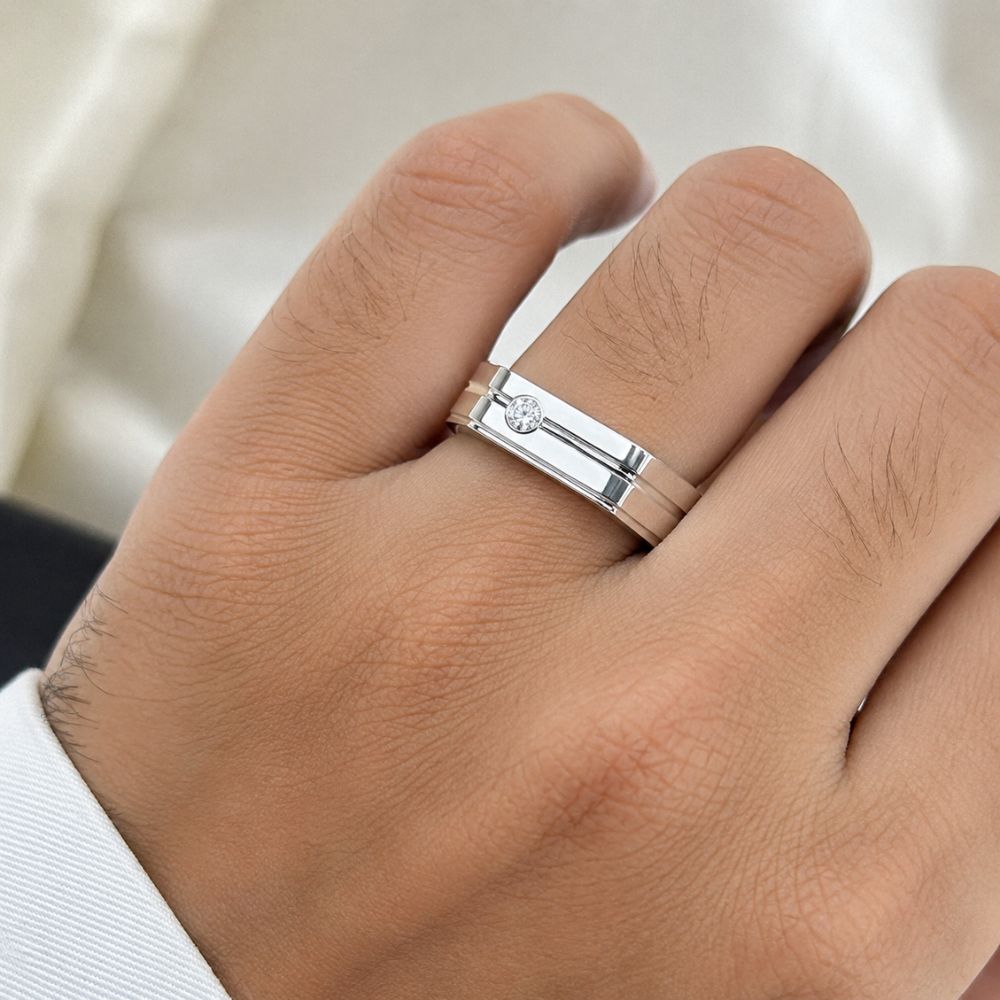 Lab Grown Diamond Round Cut Bezel Set Wedding Band For Men