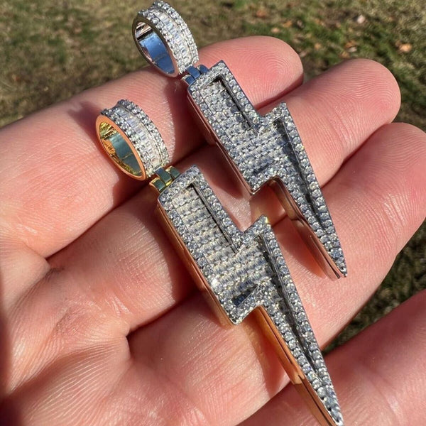 Elegant Flash Light Iced Out Moissanite Hip Hop Pendant