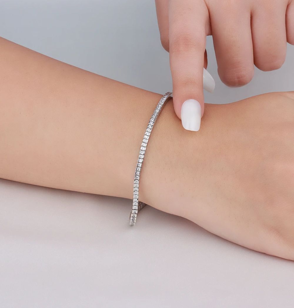 Round Cut Bar Set Moissanite Bracelet For Anniversary Gift