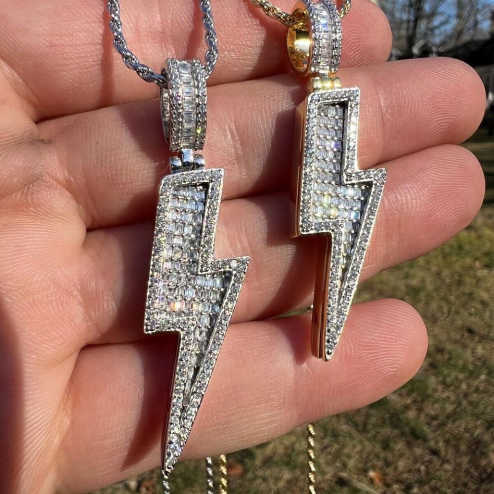 Elegant Flash Light Iced Out Moissanite Hip Hop Pendant
