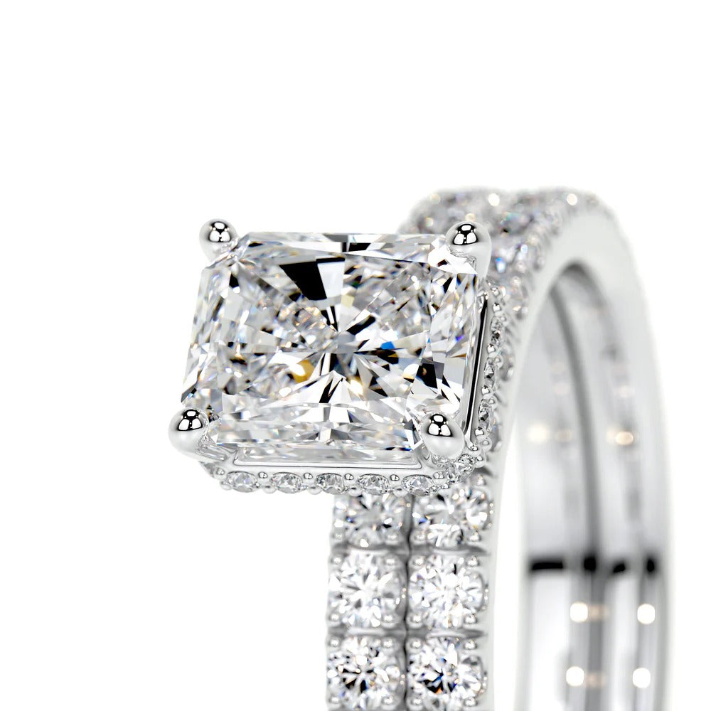 Hidden Halo Radiant Cut Bridal Ring Set