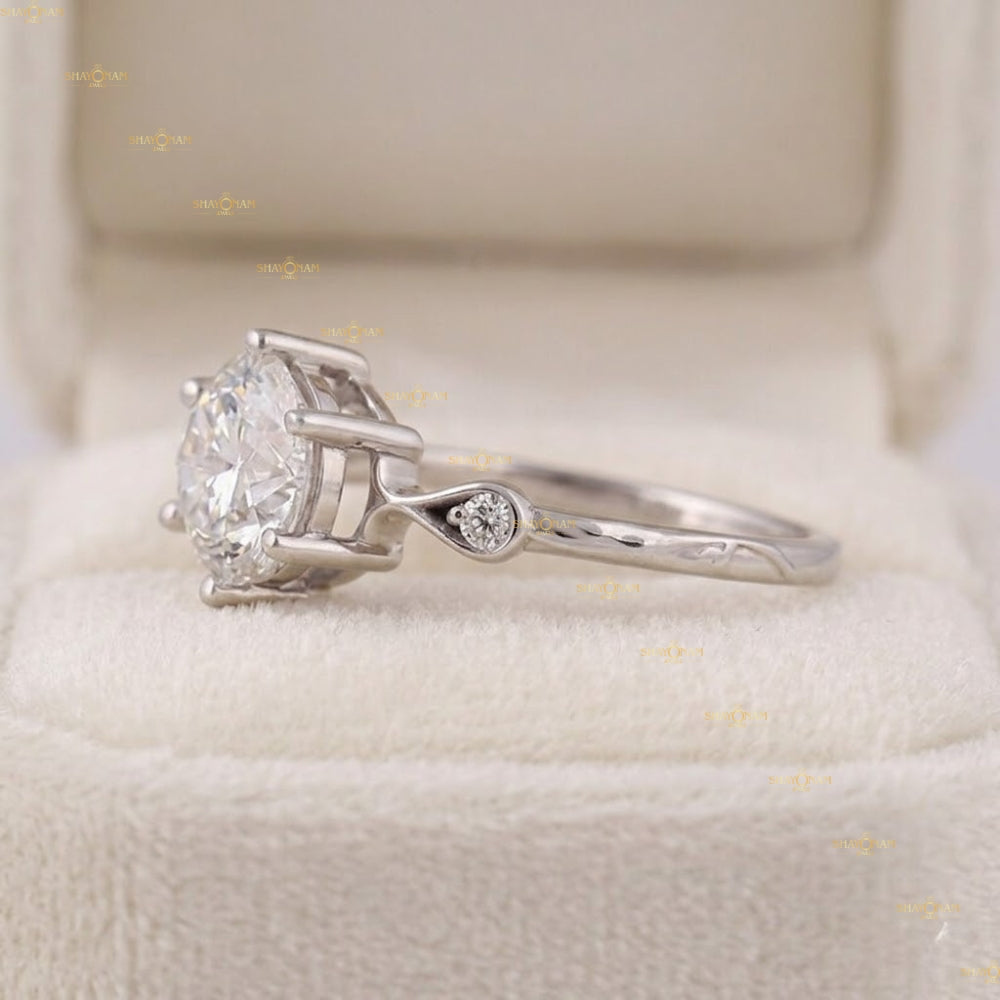 VVS1 Lab Grown Diamond Round Cut Three Stone Ring