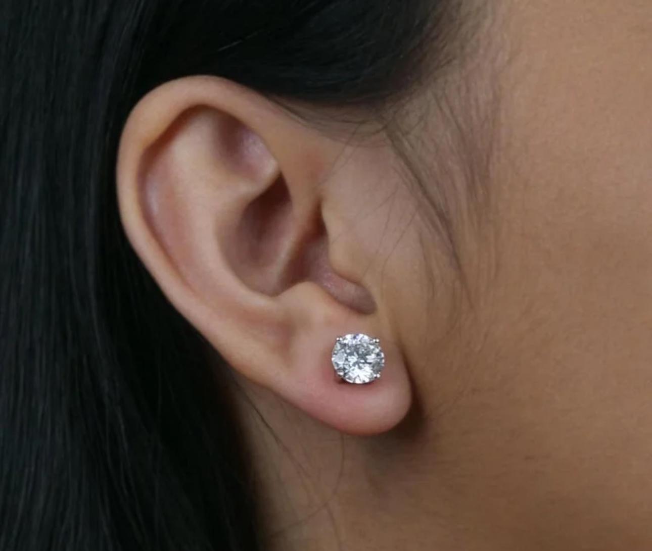 2 Carat Moissanite Diamond Stud Earring
