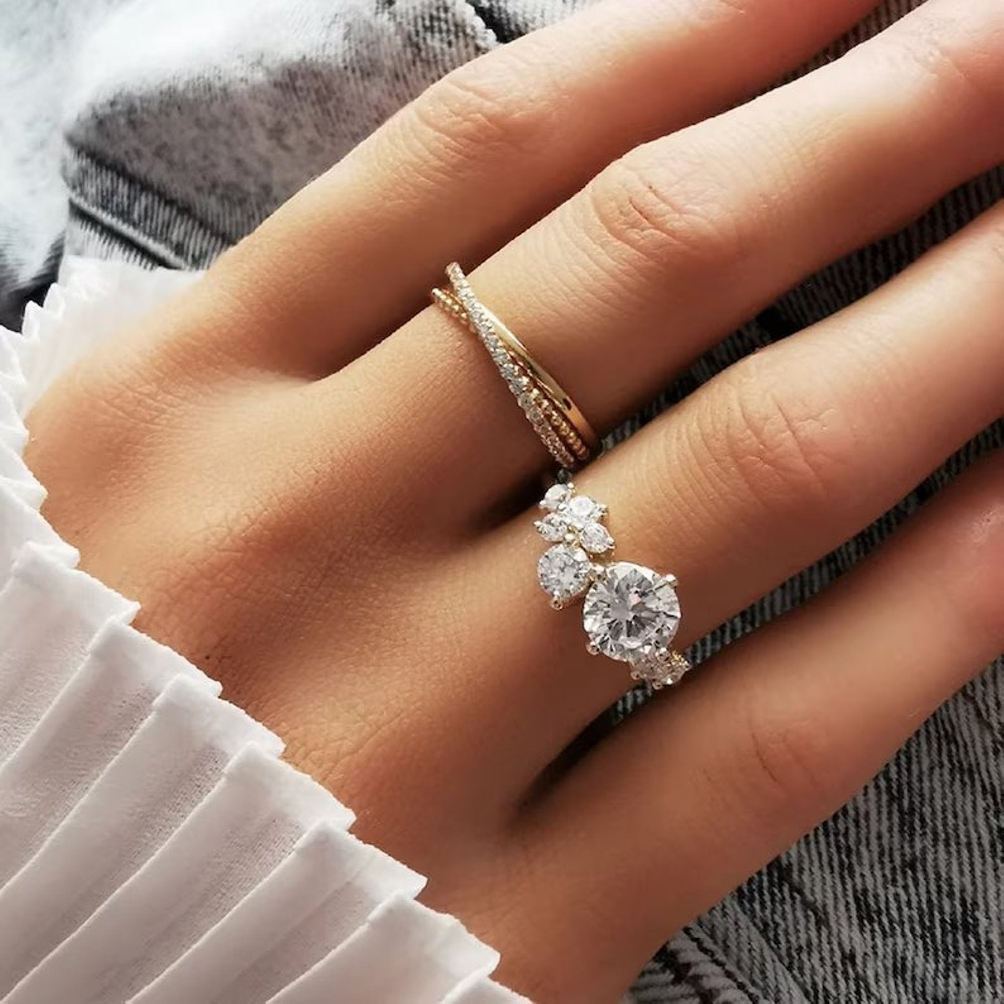 Round cut Vintage Engagement Rings