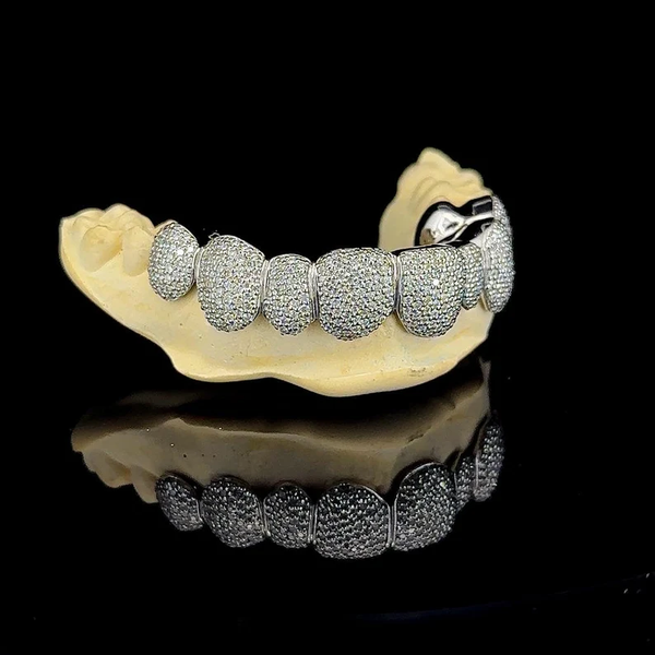 Fully Iced Out Moissanite Diamond Customized Teeth Grillz