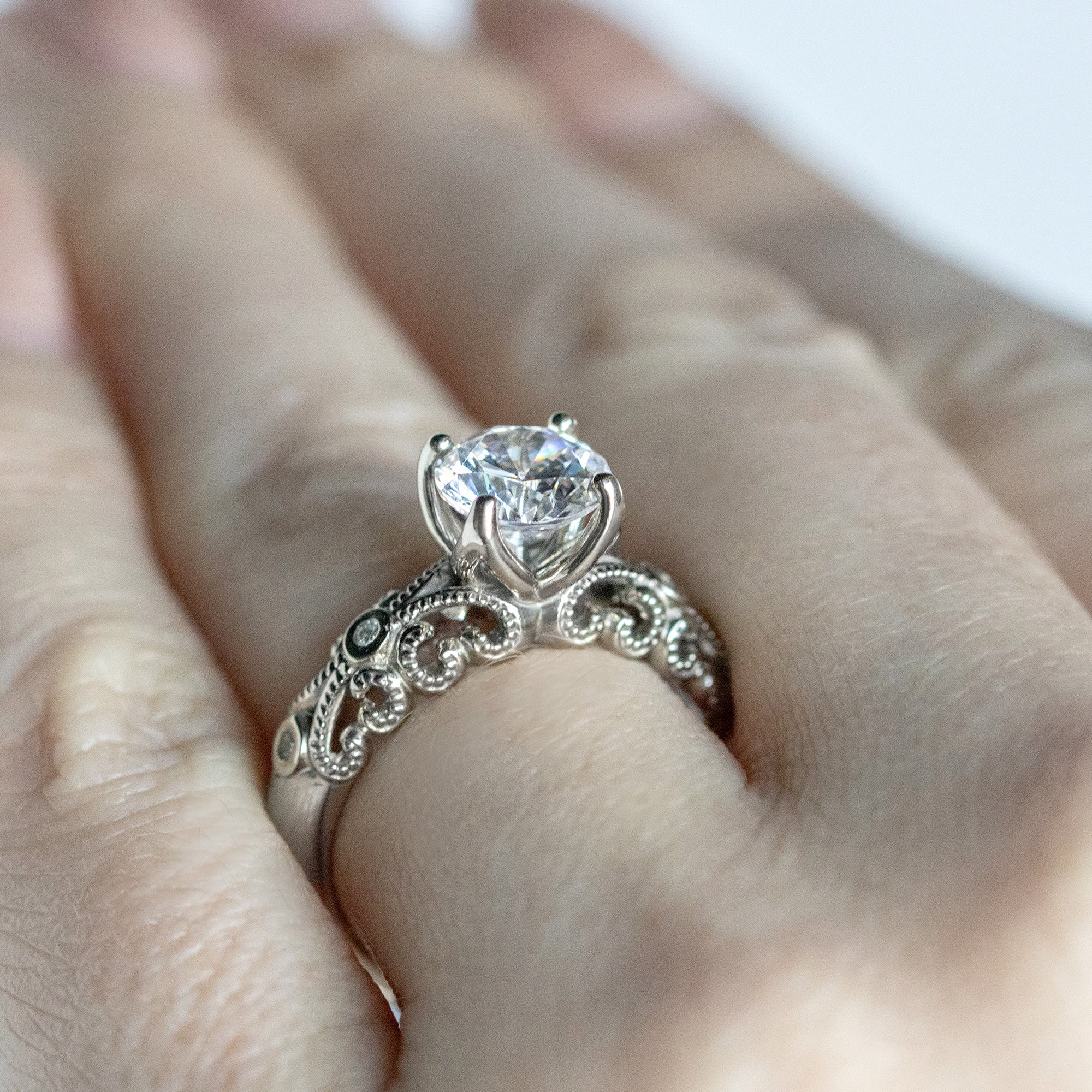 Moissanite Round Cut Art Deco Engagment Ring