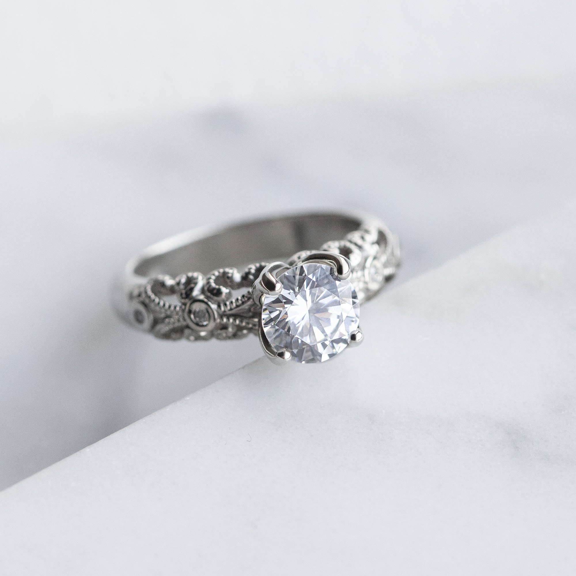 Moissanite Round Cut Art Deco Engagment Ring