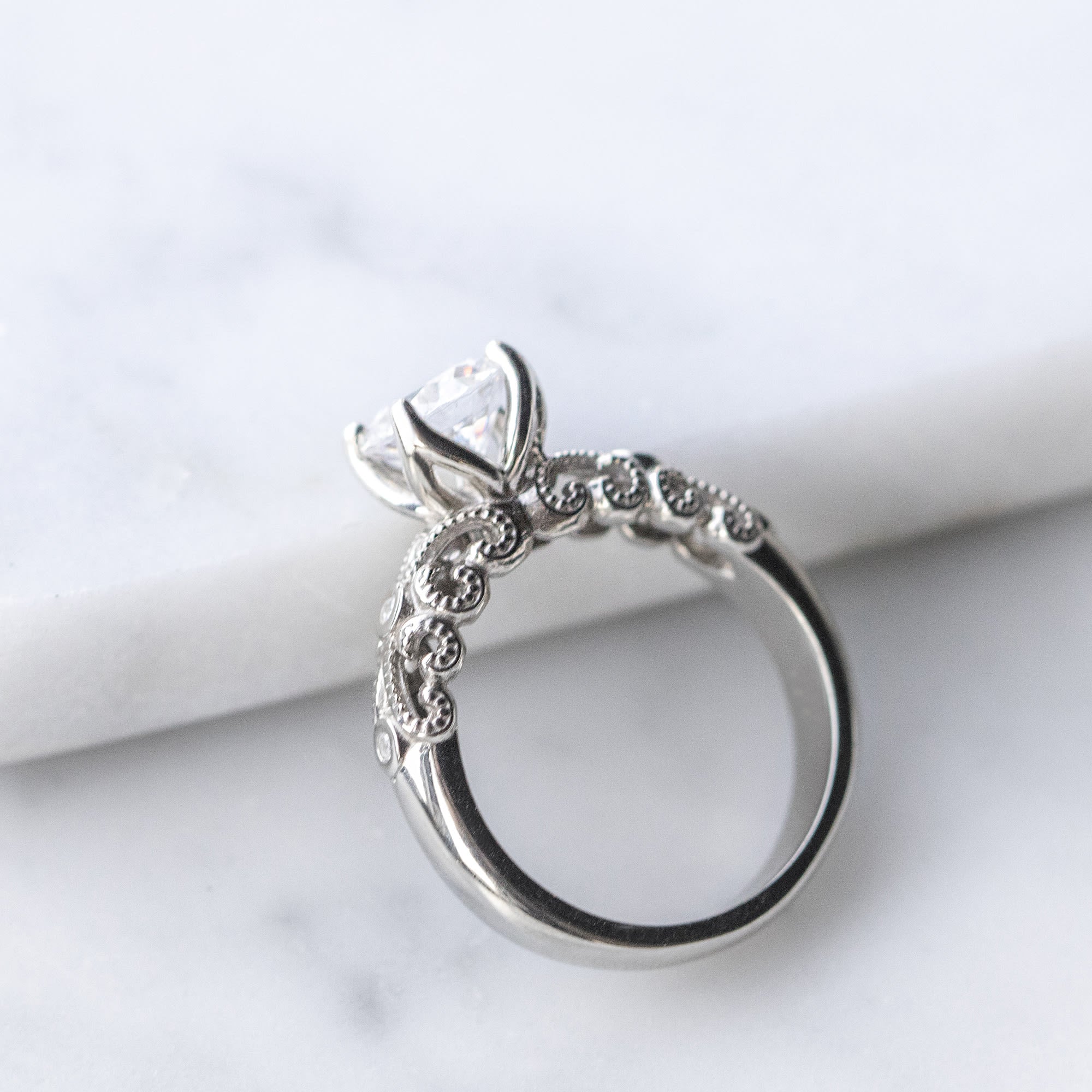 Moissanite Round Cut Art Deco Engagment Ring