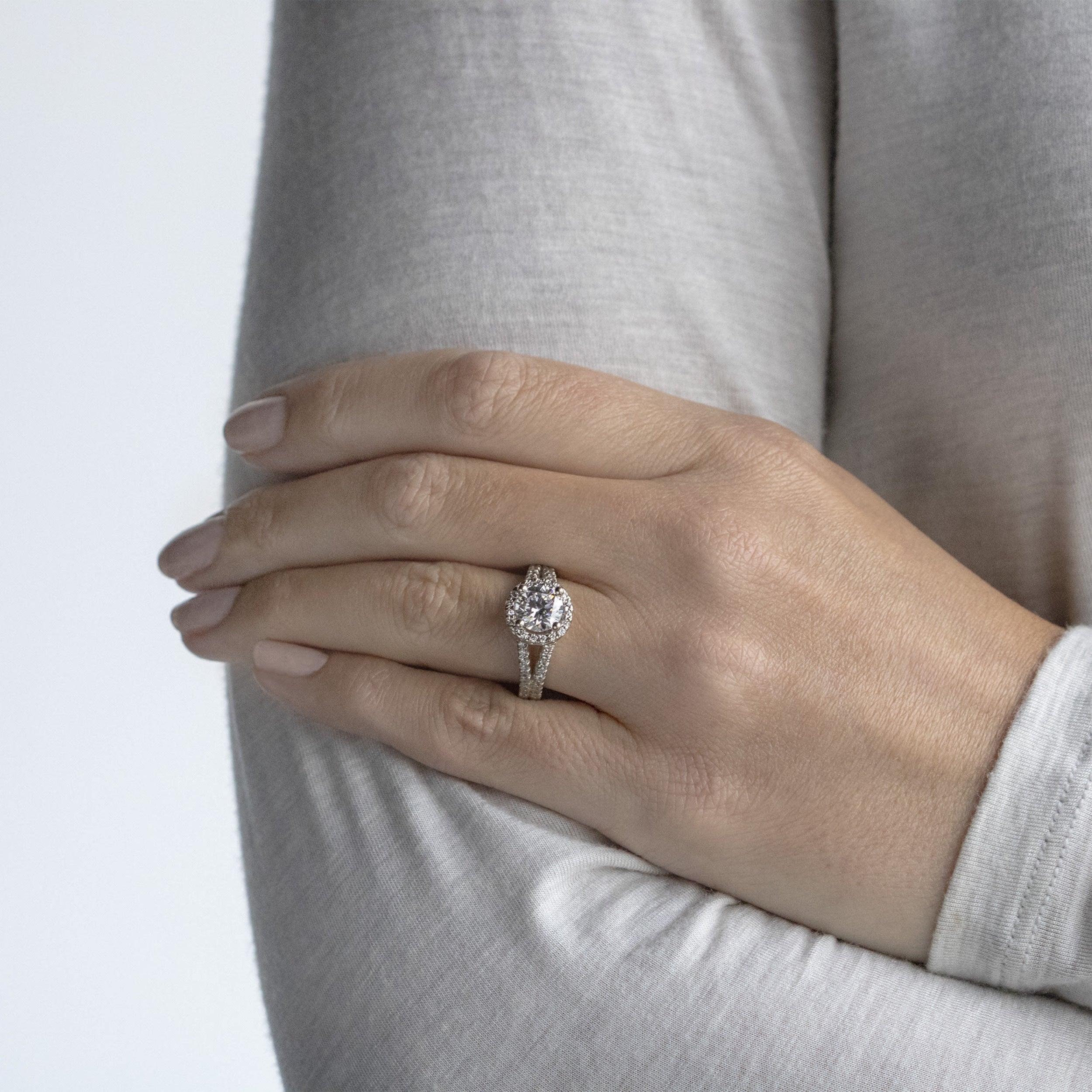 Brilliant Round Cut Halo Moissanite Engagement Ring