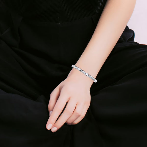 Women's Wear Round Cut Moissanite Bracelet