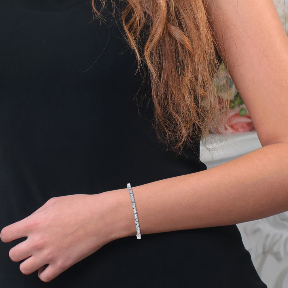 Women's Wear Round Cut Moissanite Tennis Bracelet